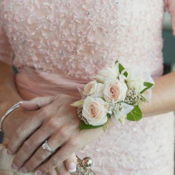 Corsages & Buttonholes