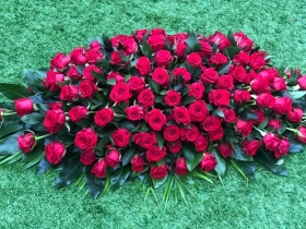 Red rose spray