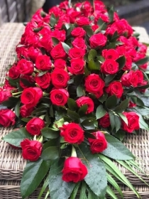 Red rose spray